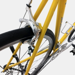 Vélo de course Basso acier jaune d'occasion (2x8v), marché des étalagistes de la Riponne à 1005 Lausanne Vaud