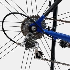 Vélo de course Battaglin aluminium rouge et bleu d'occasion (2x10v), marché des étalagistes de la Riponne à 1005 Lausanne Vaud