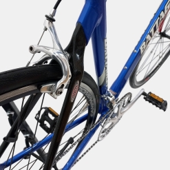 Vélo de course Battaglin aluminium rouge et bleu d'occasion (2x10v), marché des étalagistes de la Riponne à 1005 Lausanne Vaud