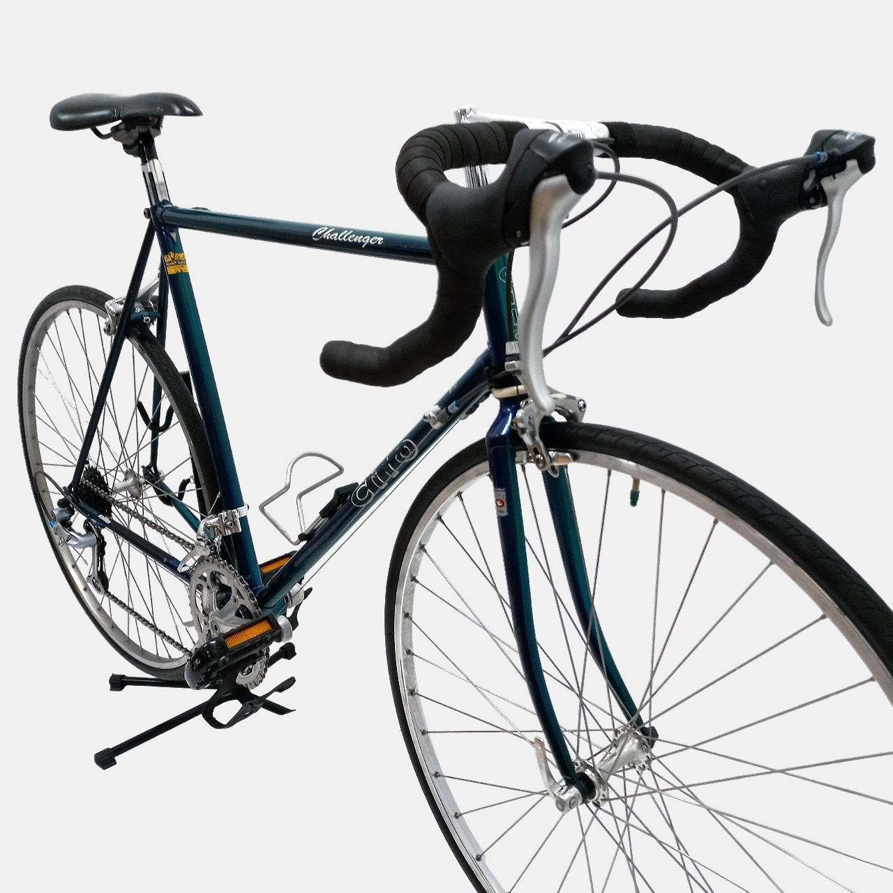 Vélo de course Cilo challenger aluminium turquoise d'occasion (3x6v), marché des étalagistes de la Riponne à 1005 Lausanne Vaud Vélo de course Cilo challenger aluminium turquoise d'occasion (3x6v), marché des étalagistes de la Riponne à 1005 Lausanne Vaud