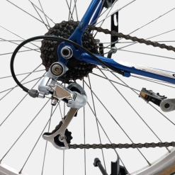 Vélo Gitane acier bleu d'occasion (3x6v), marché des étalagistes de la Riponne à 1005 Lausanne Vaud
