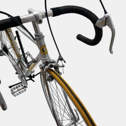 Vélo Gitane acier gris jaune d'occasion (2x4v), marché des étalagistes de la Riponne à 1005 Lausanne Vaud