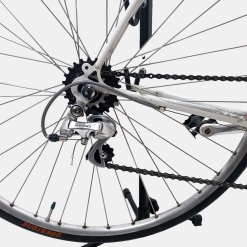 Vélo de course Peugeot acier bleu et blanc d'occasion (2x6v), marché des étalagistes de la Riponne à 1005 Lausanne Vaud