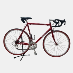 Vélo de course Scott afd aluminium bordeaux d'occasion (3x8v), marché des étalagistes de la Riponne à 1005 Lausanne Vaud