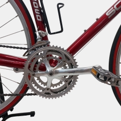 Vélo de course Scott afd aluminium bordeaux d'occasion (3x8v), marché des étalagistes de la Riponne à 1005 Lausanne Vaud