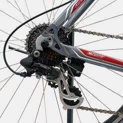 Vélo VTT Scott aluminium gris d'occasion (3x8v), marché des étalagistes de la Riponne à 1005 Lausanne Vaud
